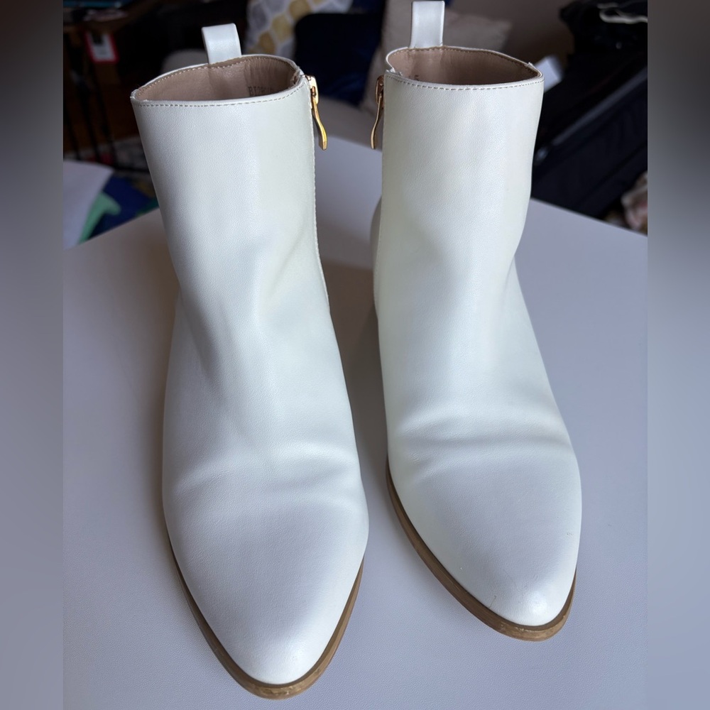IDIFU White Ankle Boots